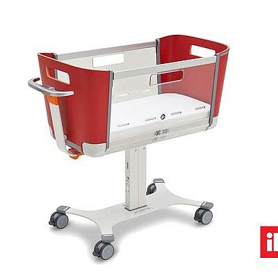 The Jovie cot had only just been launched when it received an iF Design Award. This standard-compliant bed was highly praised by trade visitors at midwife conventions in Berlin and Salzburg.